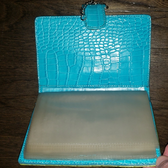 New Nine West Alligator Embossed Charm Chain 12 Page Photo Album - Picture 8 of 13